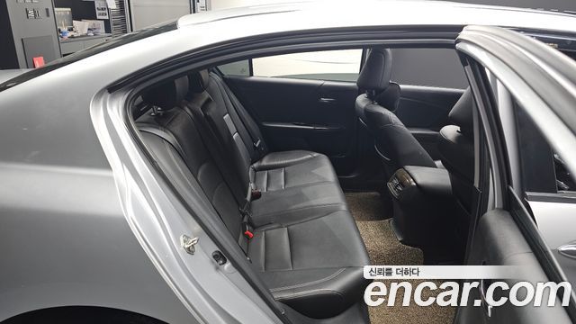 Honda Accord 2.4 9th 2014 — фото 11
