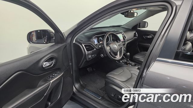 Jeep Cherokee (KL) 2.4 Limited AWD 2021 — фото 10