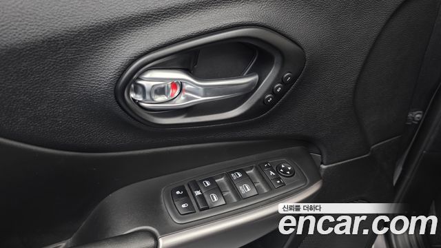 Jeep Cherokee (KL) 2.4 Limited AWD 2021 — фото 18