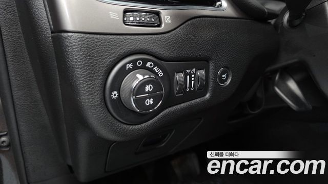 Jeep Cherokee (KL) 2.4 Limited AWD 2021 — фото 19