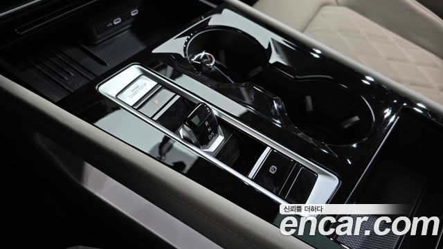 Volkswagen Atlas 2.0 TSI R-LINE 7-Seater 2025 — фото 9