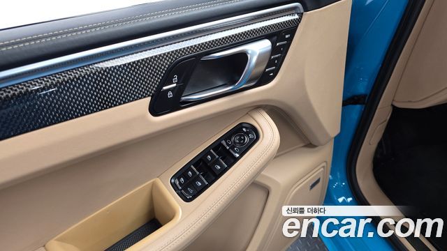 Porsche Macan 2.9 GTS 95B 2021 — фото 33