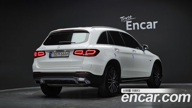 Mercedes-Benz GLC-Class (X253) GLC300e 4MATIC 2021 — фото 2