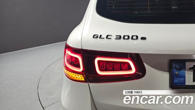 Mercedes-Benz GLC-Class (X253) GLC300e 4MATIC 2021 — фото 23