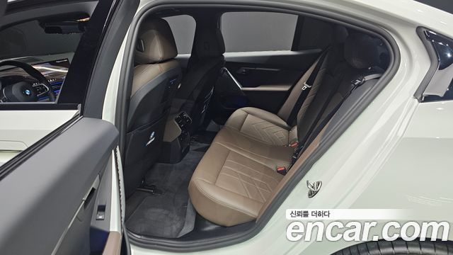 BMW 5 Series (G60) 520i M Sport 2025 — фото 12