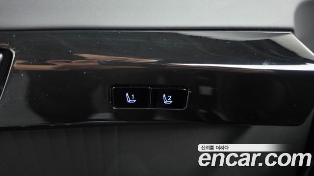 Hyundai Grandeur (GN7) 2,5 Gasoline 2WD Calligraphy 2023 — фото 17