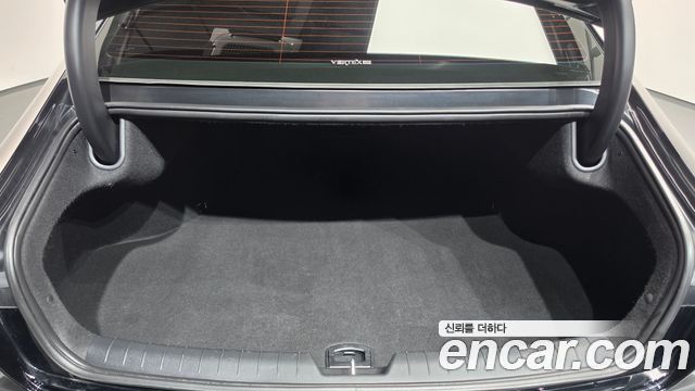 Hyundai Grandeur (GN7) 2,5 Gasoline 2WD Calligraphy 2023 — фото 19