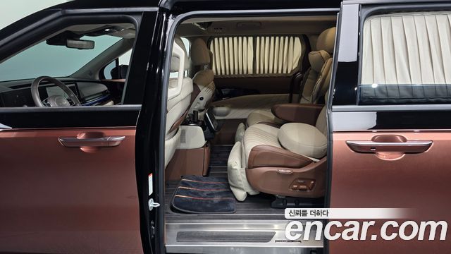 Kia Carnival (IV) Gasoline 9-Seater Hi Limousine (7-seater Limousine(Special vehicle) 2024 — фото 15