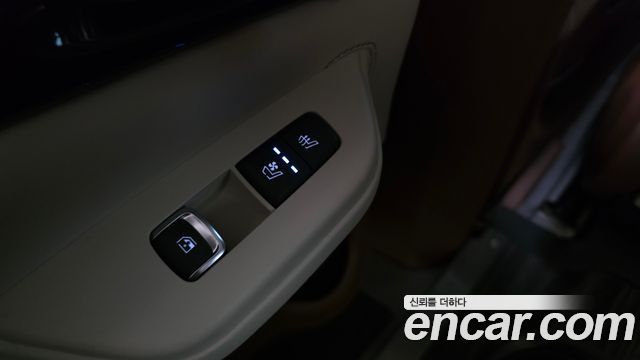 Kia Carnival (IV) Gasoline 9-Seater Hi Limousine (7-seater Limousine(Special vehicle) 2024 — фото 35