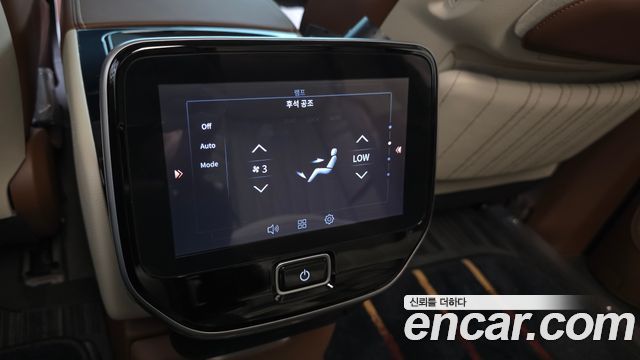 Kia Carnival (IV) Gasoline 9-Seater Hi Limousine (7-seater Limousine(Special vehicle) 2024 — фото 40