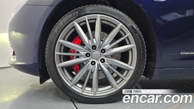 Maserati Quattroporte S Q4 3.0 V6 Granlusso 2019 — фото 5