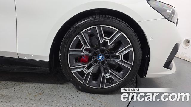 BMW i5 (G60) eDrive 40 M Sport Pro 2024 — фото 27