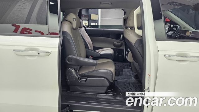 Kia Carnival (IV) HEV 9seater Signature 2025 — фото 12