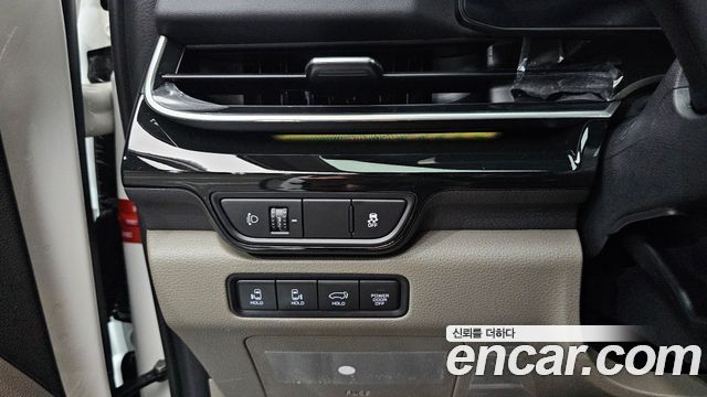 Kia Carnival (IV) HEV 9seater Signature 2025 — фото 17