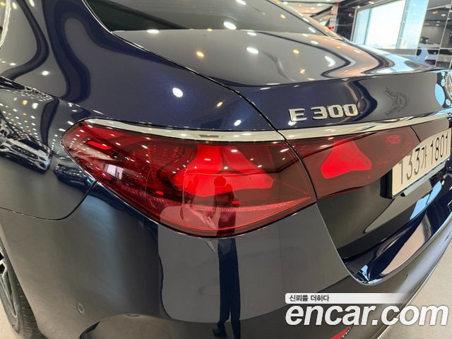 Mercedes-Benz E-Class (W214) E300 4MATIC AMG Line 2025 — фото 17