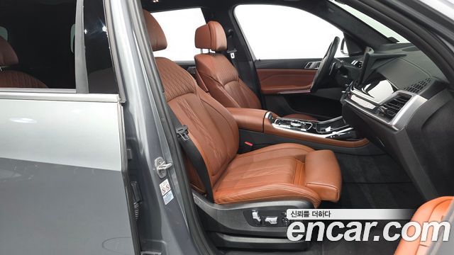 BMW X7 (G07) xDrive 40i M Sport 6STR 2024 — фото 11