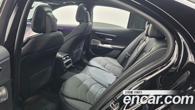 Mercedes-Benz E-Class (W214) E300 4MATIC AMG Line 2024 — фото 20