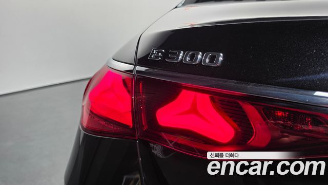 Mercedes-Benz E-Class (W214) E300 4MATIC AMG Line 2024 — фото 23