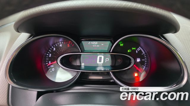 Renault Korea Clio Intens 2018 — фото 8