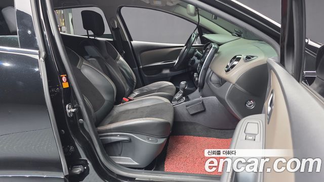 Renault Korea Clio Intens 2018 — фото 11