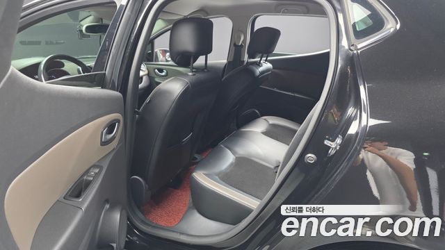 Renault Korea Clio Intens 2018 — фото 12