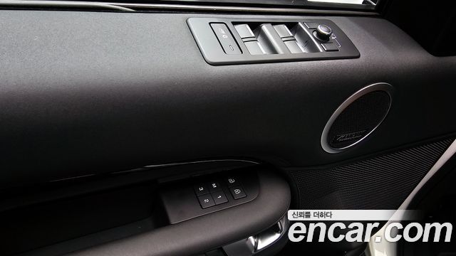Land Rover Discovery 5 D300 HSE 2022 — фото 28