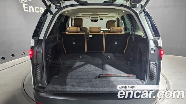 Land Rover Discovery 5 D300 HSE 2022 — фото 32