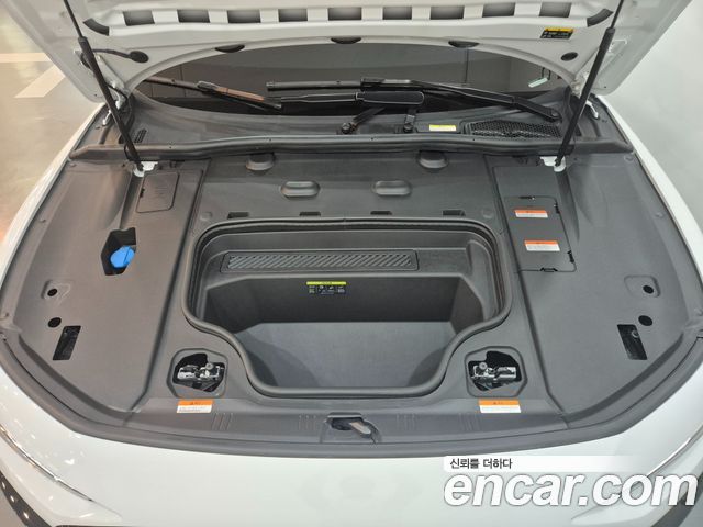 Audi A6 e-tron Performance S line 2025 — фото 6