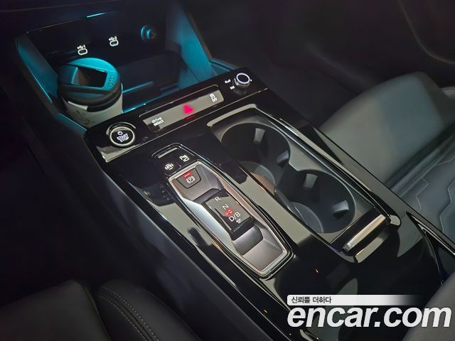 Audi A6 e-tron Performance S line 2025 — фото 9