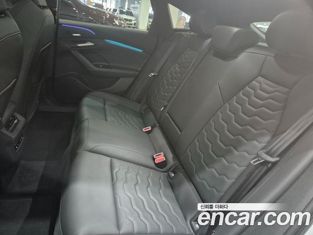 Audi A6 e-tron Performance S line 2025 — фото 15