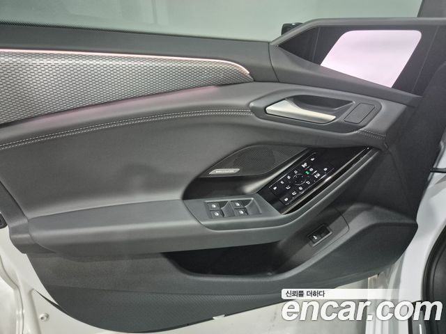Audi A6 e-tron Performance S line 2025 — фото 16