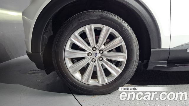 Ford Explorer (VI) 2.3 LimIted 4WD 2020 — фото 5