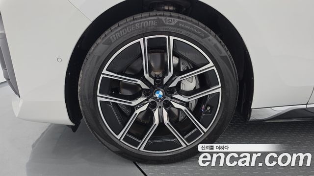 BMW 7 Series (G70) 740i xDrive M Sport Limited 2025 — фото 5