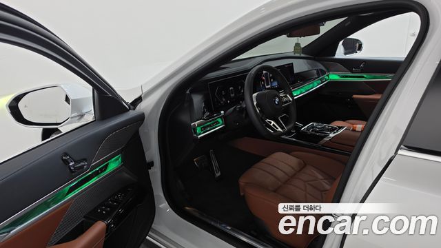 BMW 7 Series (G70) 740i xDrive M Sport Limited 2025 — фото 10