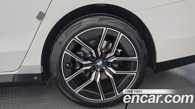 BMW 7 Series (G70) 740i xDrive M Sport Limited 2025 — фото 21