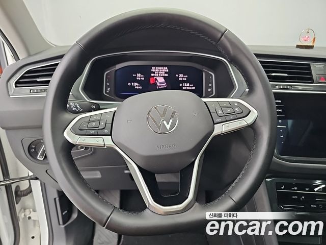 Volkswagen Tiguan (II) 2.0 TDI Prestige 2023 — фото 5