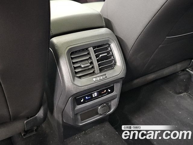 Volkswagen Tiguan (II) 2.0 TDI Prestige 2023 — фото 16