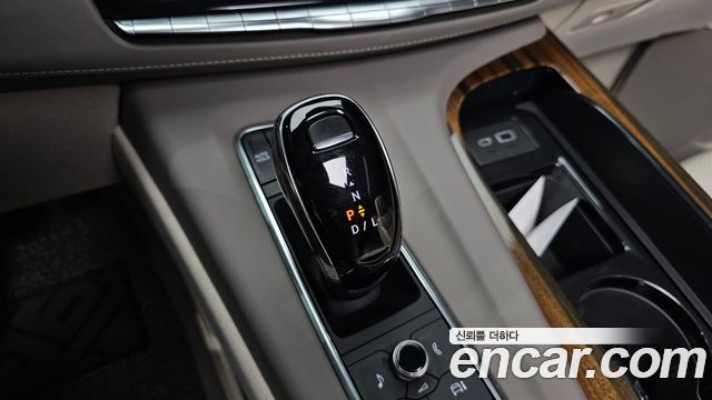 Cadillac Escalade (V) 6.2 Premium Luxury Platinum 2022 — фото 9