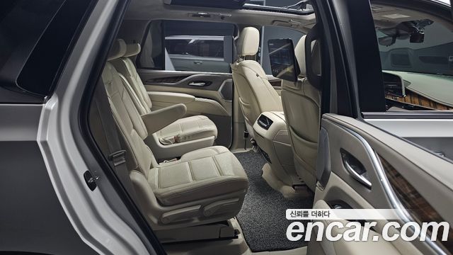 Cadillac Escalade (V) 6.2 Premium Luxury Platinum 2022 — фото 11