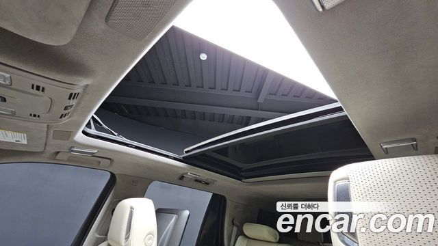 Cadillac Escalade (V) 6.2 Premium Luxury Platinum 2022 — фото 19
