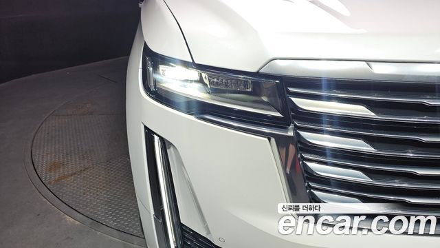 Cadillac Escalade (V) 6.2 Premium Luxury Platinum 2022 — фото 22