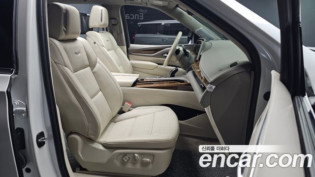 Cadillac Escalade (V) 6.2 Premium Luxury Platinum 2022 — фото 26
