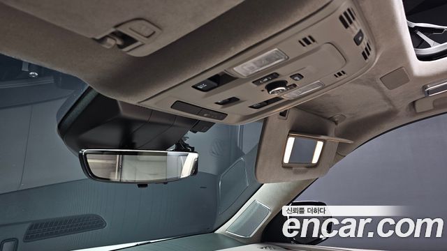 Cadillac Escalade (V) 6.2 Premium Luxury Platinum 2022 — фото 29