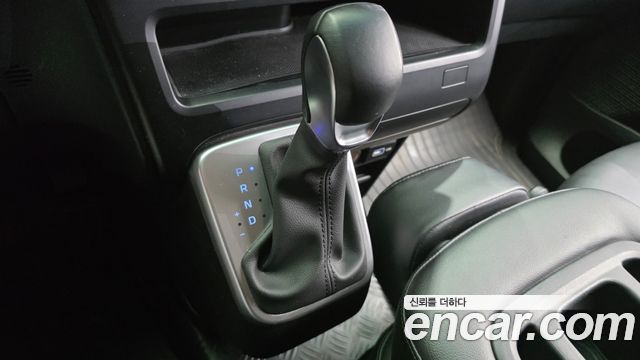 Hyundai Staria Tourer 9-Seater Modern 2023 — фото 9