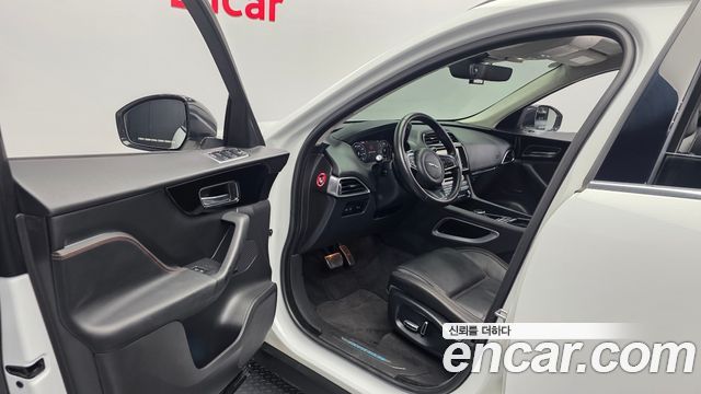 Jaguar F-PACE 20d Prestige 2019 — фото 10