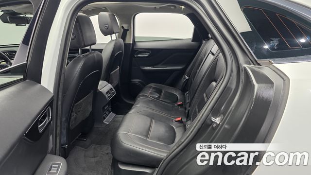 Jaguar F-PACE 20d Prestige 2019 — фото 26