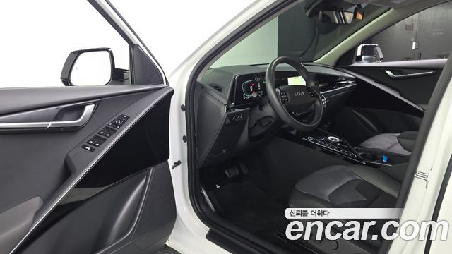 Kia Niro Prestige 2024 — фото 10