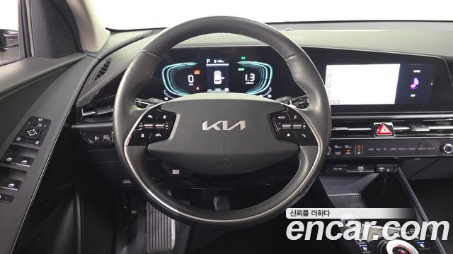 Kia Niro Prestige 2024 — фото 13