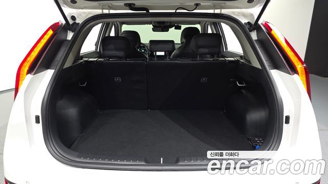 Kia Niro Prestige 2024 — фото 20