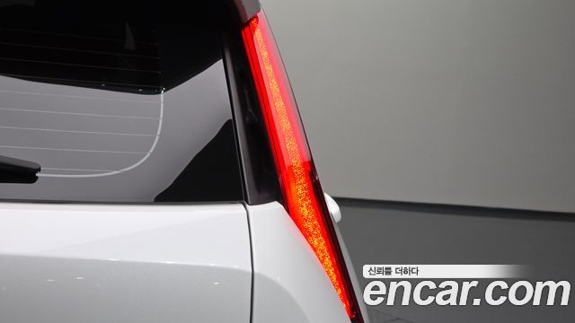Kia Niro Prestige 2024 — фото 23